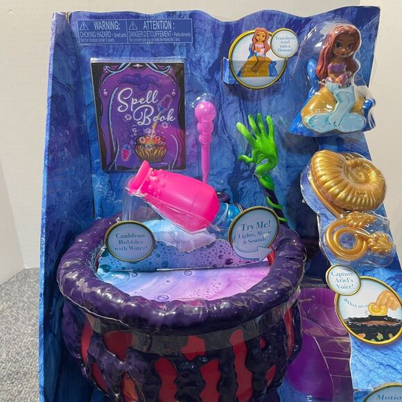 Disney The Little Mermaid Live Action Ursula’s Mystical Cauldron Playset NEW - Picture 9 of 11